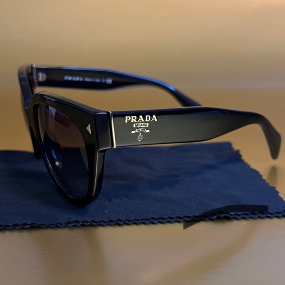 Prada SPR 17O Black Cat-Eye Sunglasses – Authentic – Good Used Condition - Picture 5 of 10